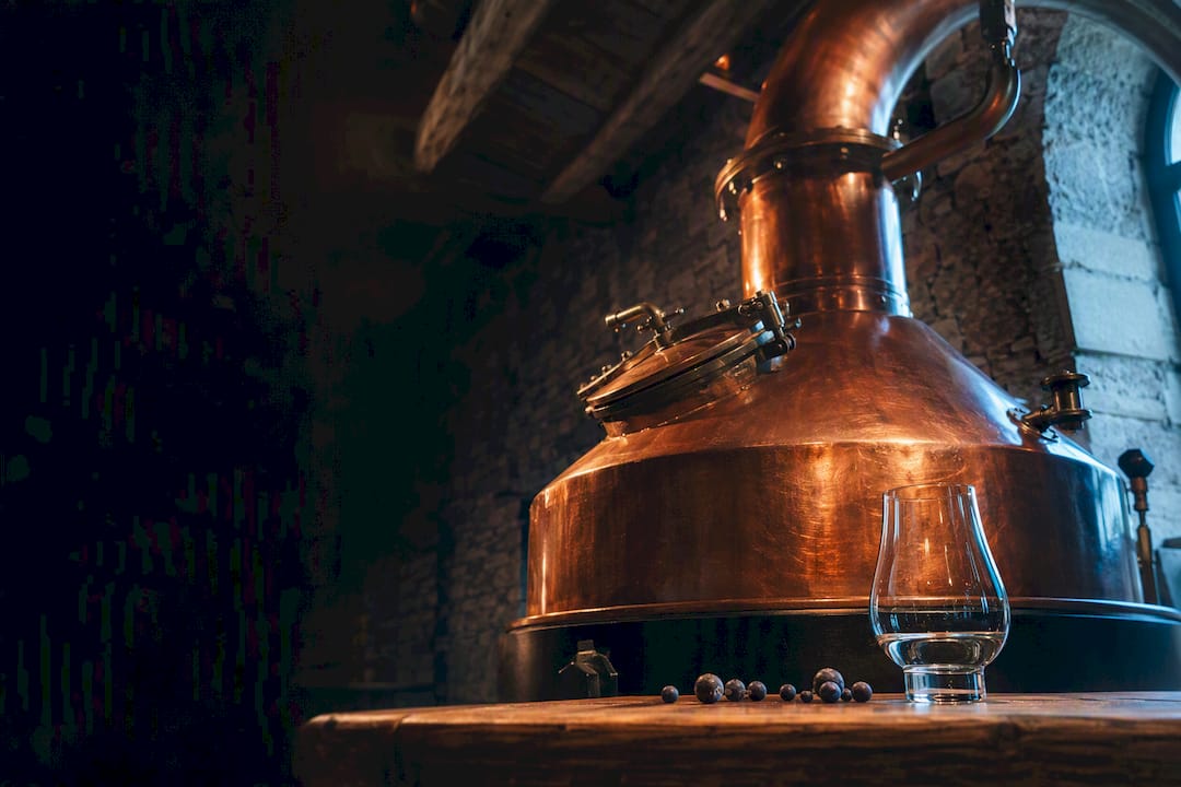 Alambic traditionnel dans une distillerie belge